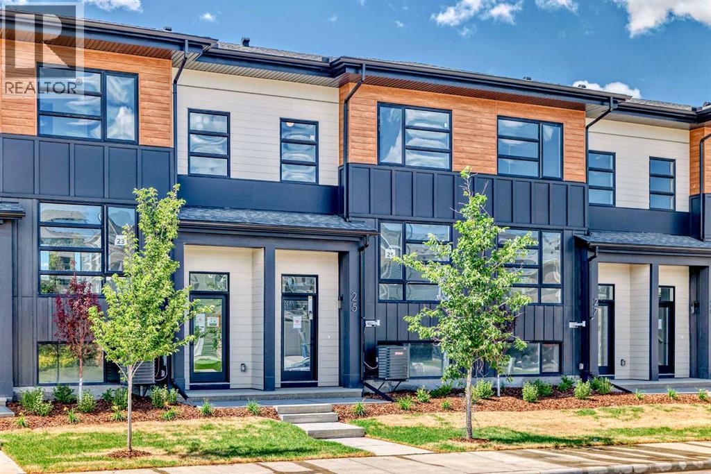 23 Lucas Way NW, Calgary, Alberta