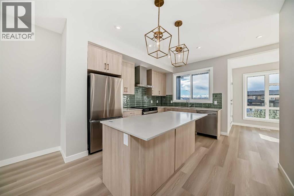 23 Lucas Way Nw, Calgary, Alberta  T3P 2C7 - Photo 2 - A2279180