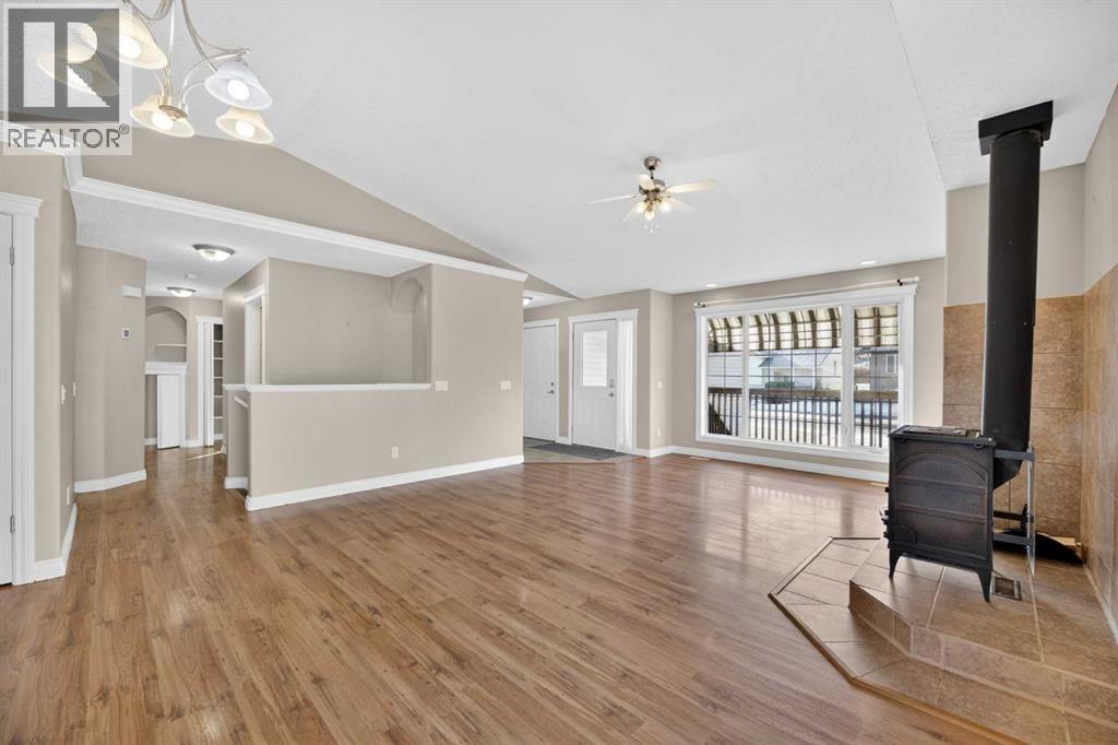 31 Valarosa Drive, Didsbury, Alberta  T0M 0W0 - Photo 5 - A2283565