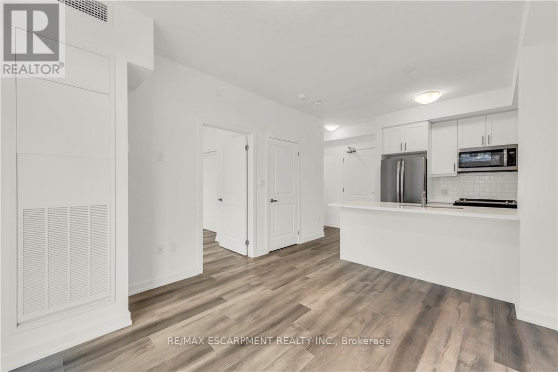 340 - 10 Mallard Trail, Hamilton, Ontario  L8B 1W5 - Photo 9 - X12759446