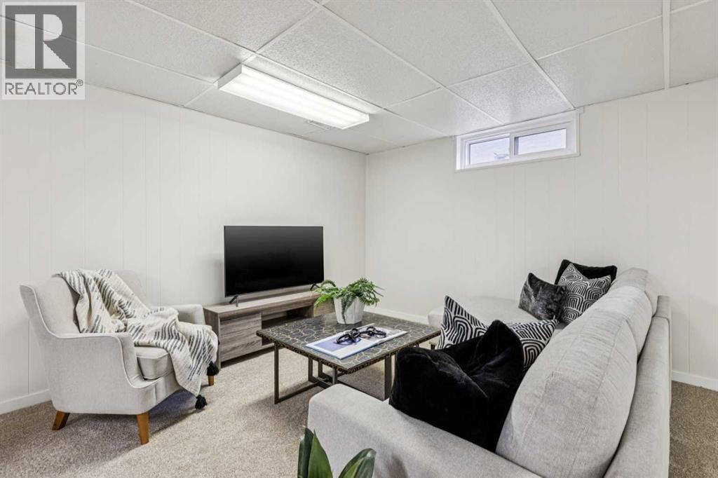 195 Lake Adams Crescent Se, Calgary, Alberta  T2J 3N2 - Photo 28 - A2275587