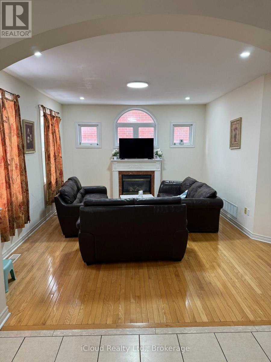 11 Pine Landing Trail, Brampton, Ontario  L6R 3H4 - Photo 15 - W12693644