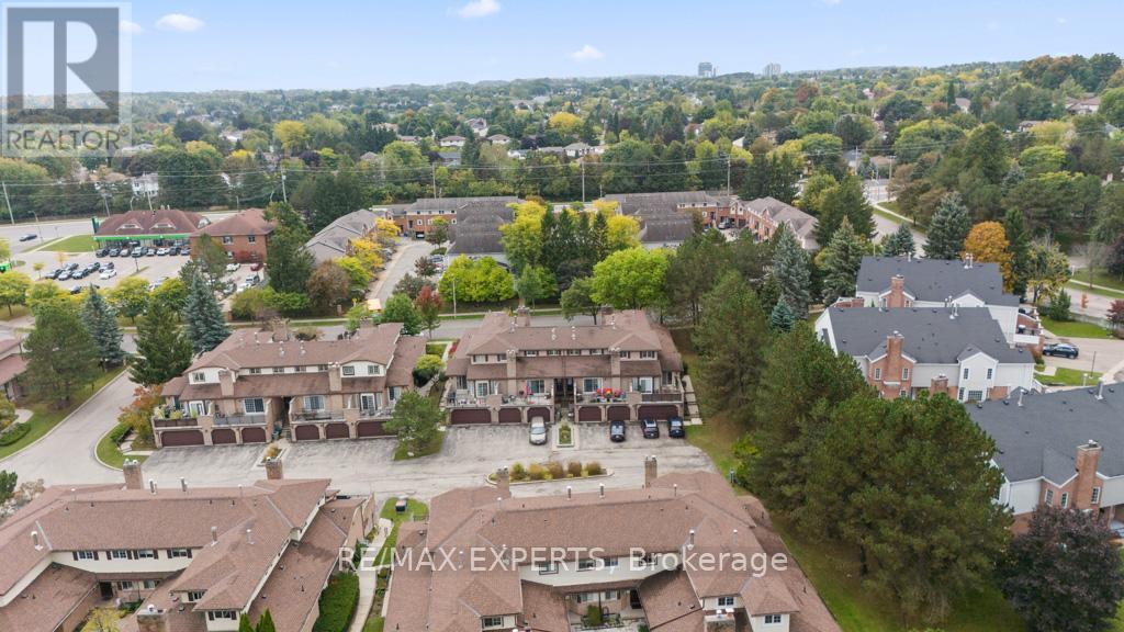 5 - 460 Beechwood Place, Waterloo, Ontario  N2T 1Z1 - Photo 3 - X12442722