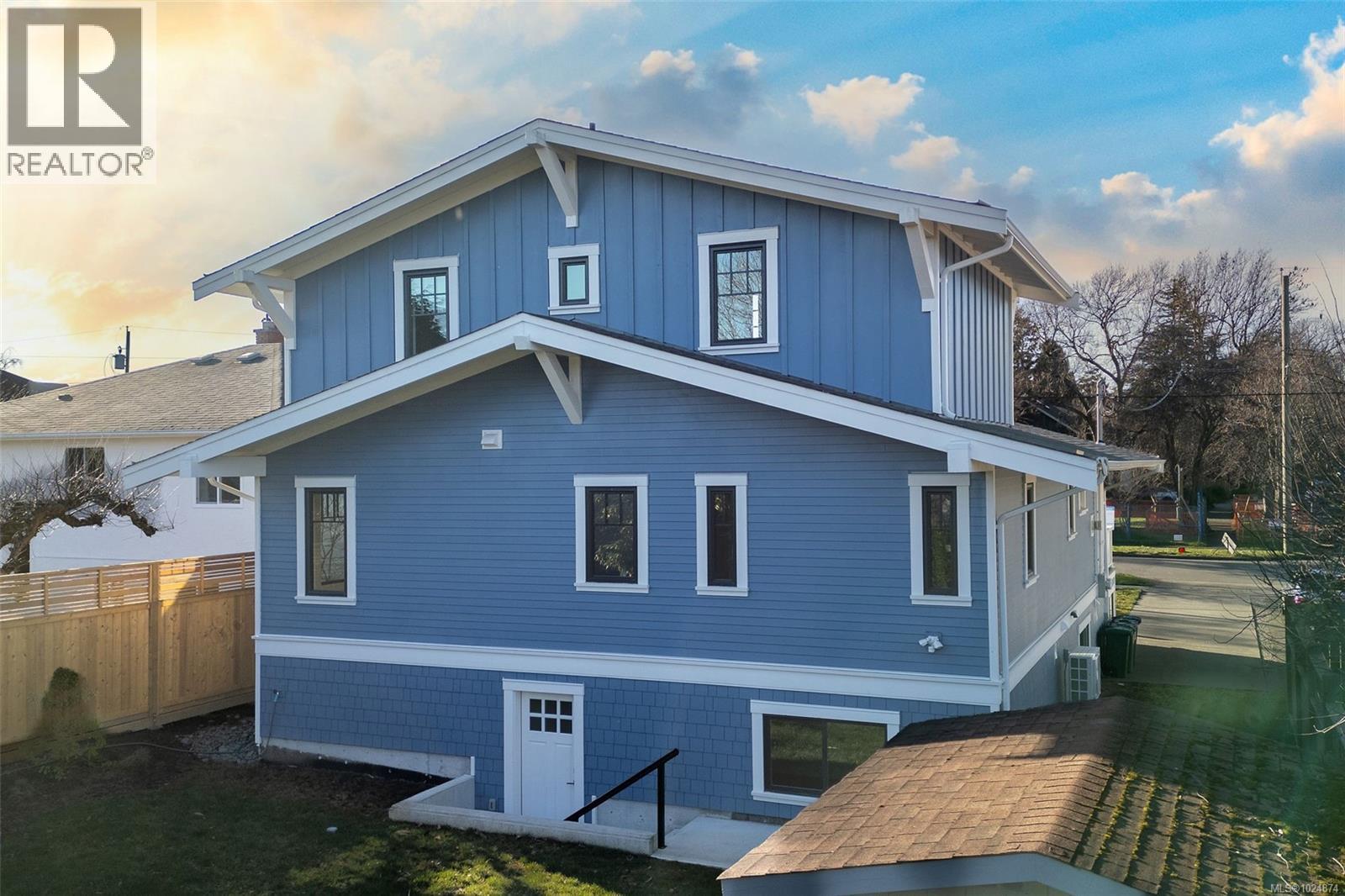 361 Arnold Ave, Victoria, British Columbia  V8S 3L6 - Photo 3 - 1024874