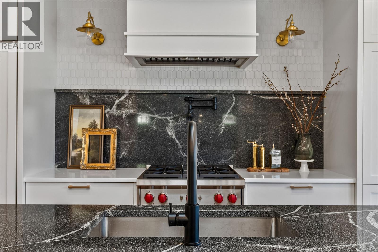 361 Arnold Ave, Victoria, British Columbia  V8S 3L6 - Photo 15 - 1024874