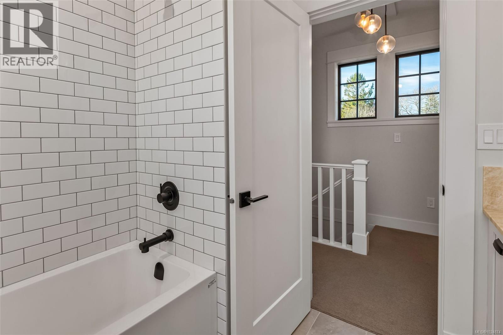 361 Arnold Ave, Victoria, British Columbia  V8S 3L6 - Photo 45 - 1024874