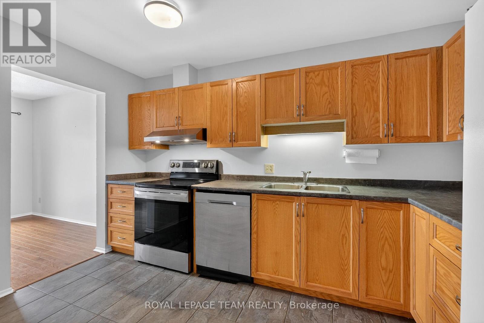 42 Oakhaven Private S, Ottawa, Ontario  K1K 4K1 - Photo 10 - X12759538