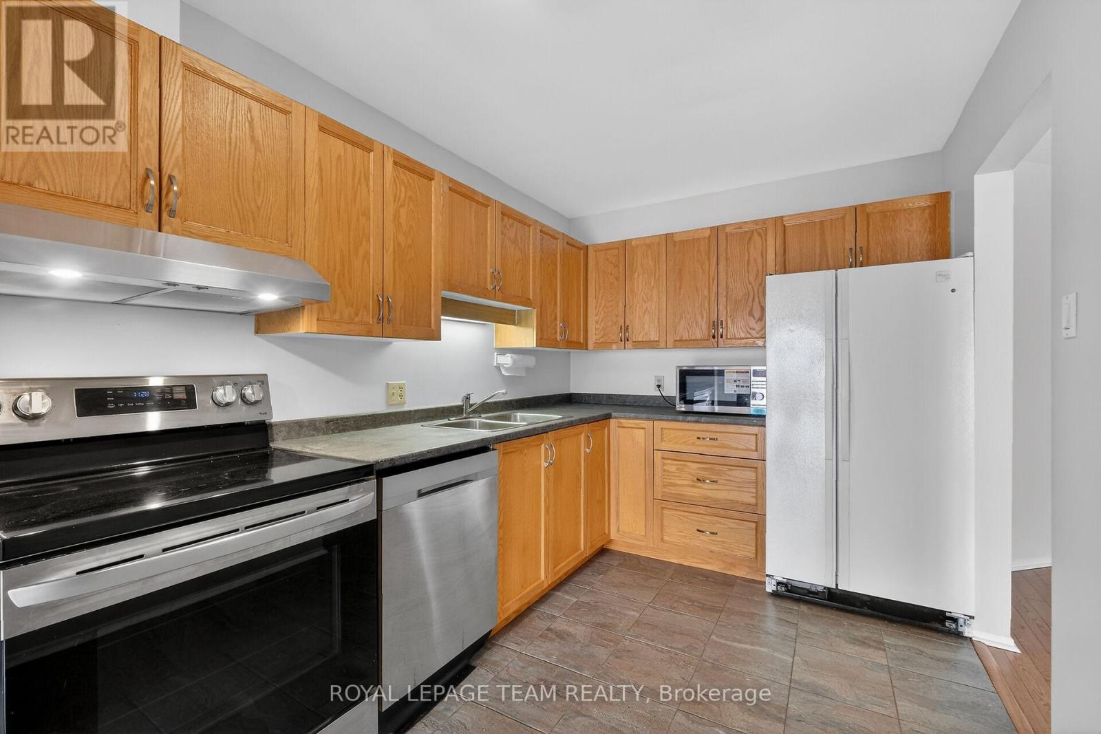 42 Oakhaven Private S, Ottawa, Ontario  K1K 4K1 - Photo 11 - X12759538