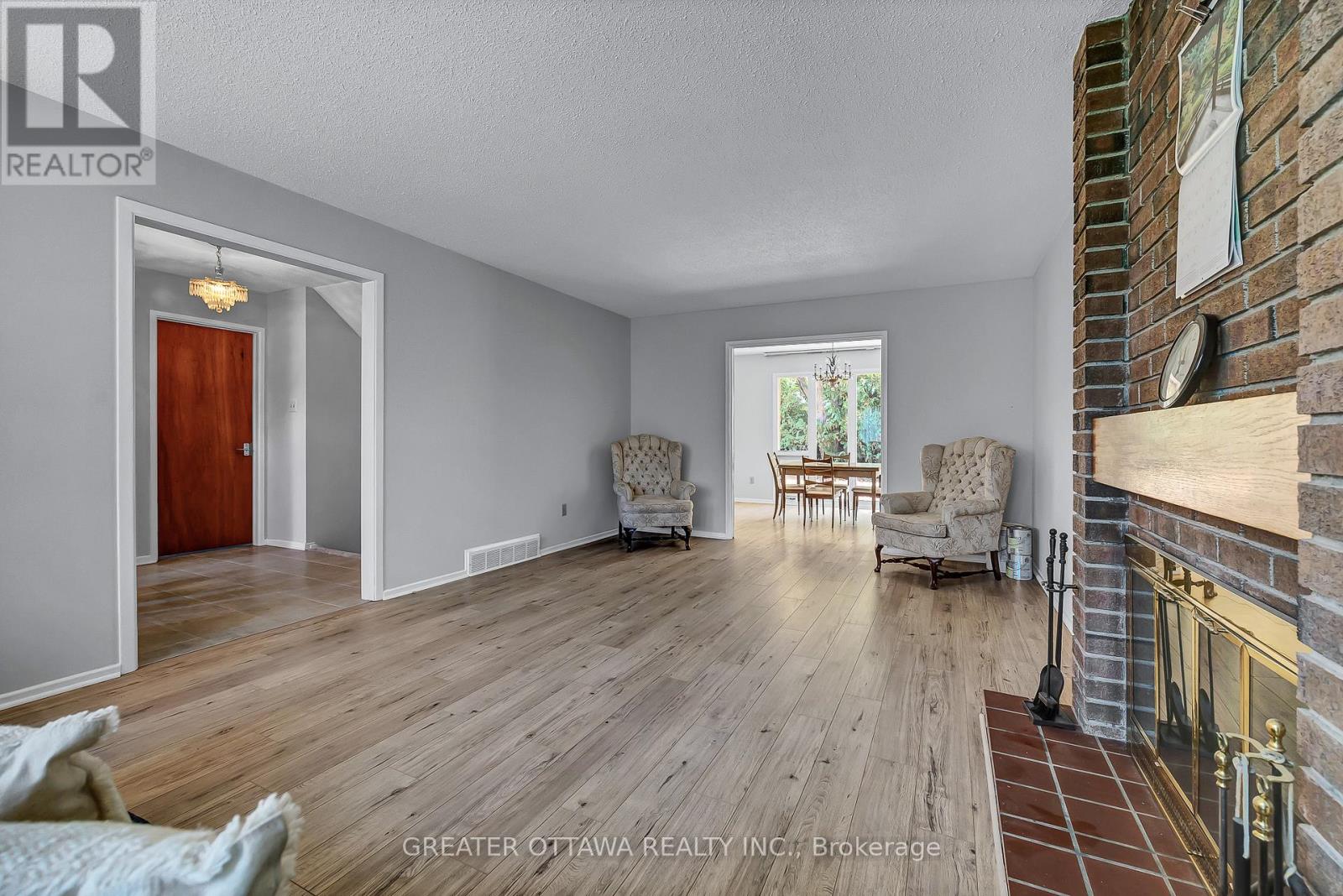 15 Rutherford Crescent, Ottawa, Ontario  K2K 1N1 - Photo 5 - X12759572