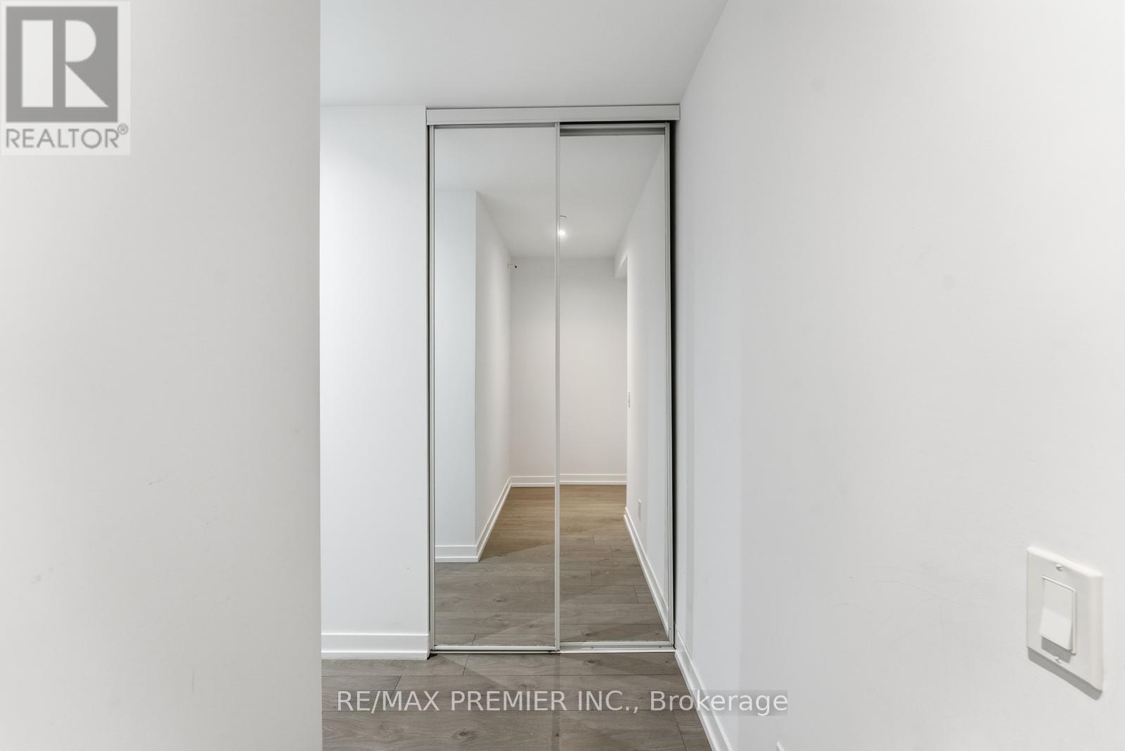 4303 - 950 Portage Parkway, Vaughan, Ontario  L4K 0L1 - Photo 8 - N12759172