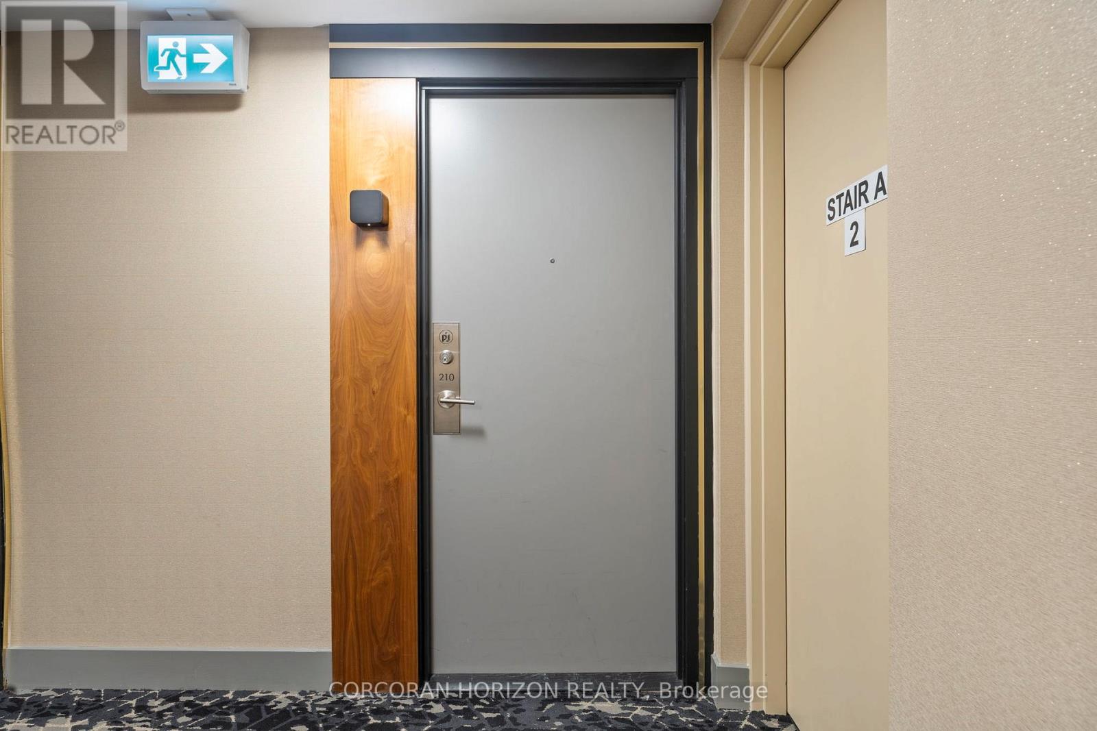 210 - 99 John Street, Toronto, Ontario  M5V 0S6 - Photo 6 - C12759534