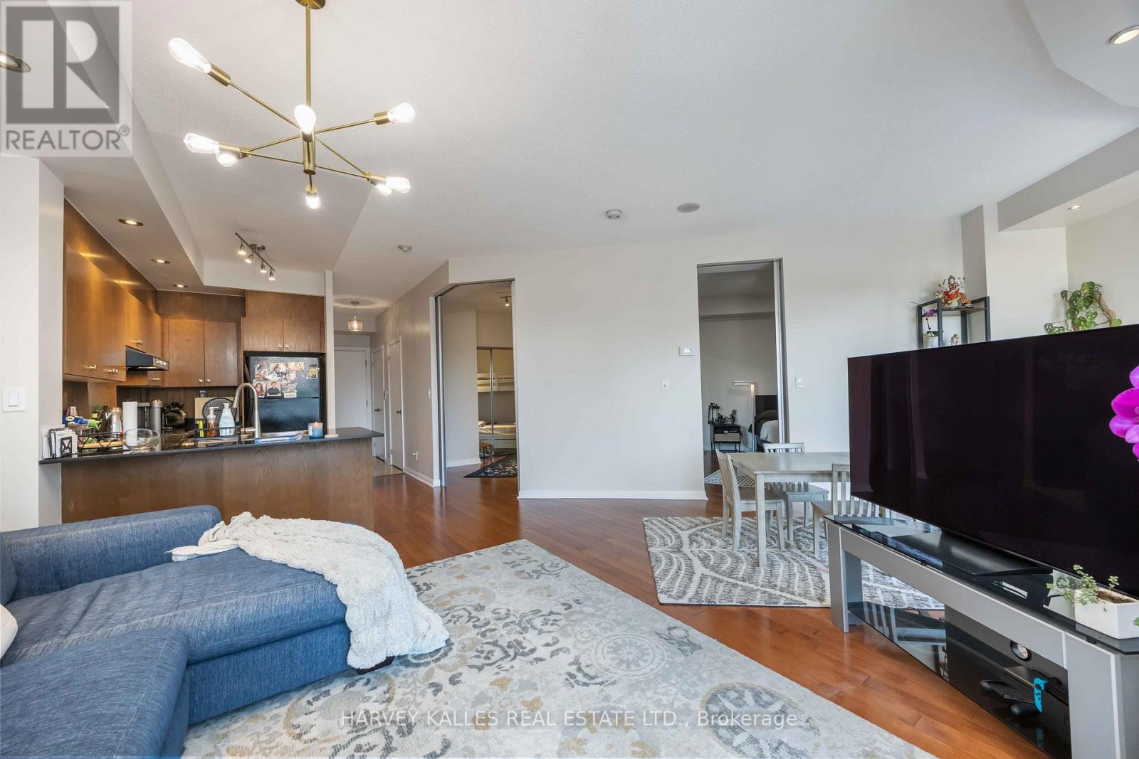 601 - 18 Beverley Street, Toronto, Ontario  M5T 3L2 - Photo 22 - C12759562