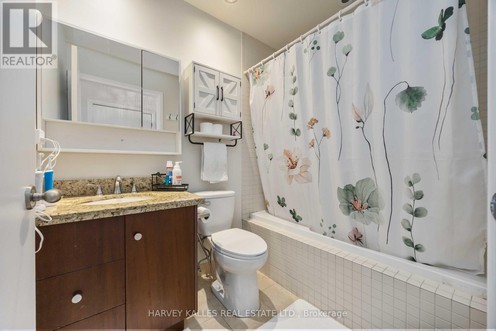 601 - 18 Beverley Street, Toronto, Ontario  M5T 3L2 - Photo 7 - C12759562