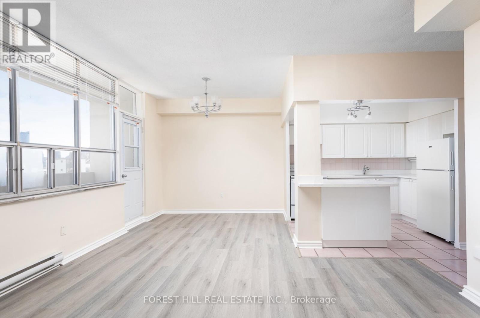 705 - 34 Walmer Road, Toronto, Ontario  M5R 2W6 - Photo 6 - C12759610