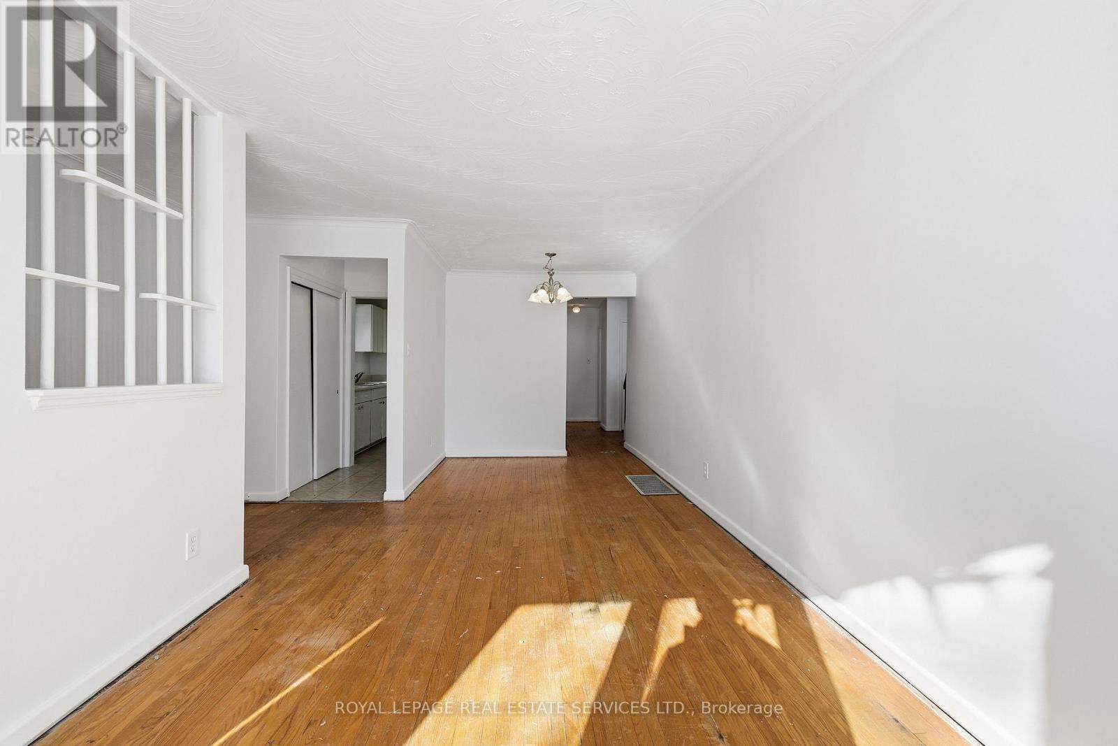 42 Pinemore Crescent, Toronto, Ontario  M3A 1W6 - Photo 10 - C12759616