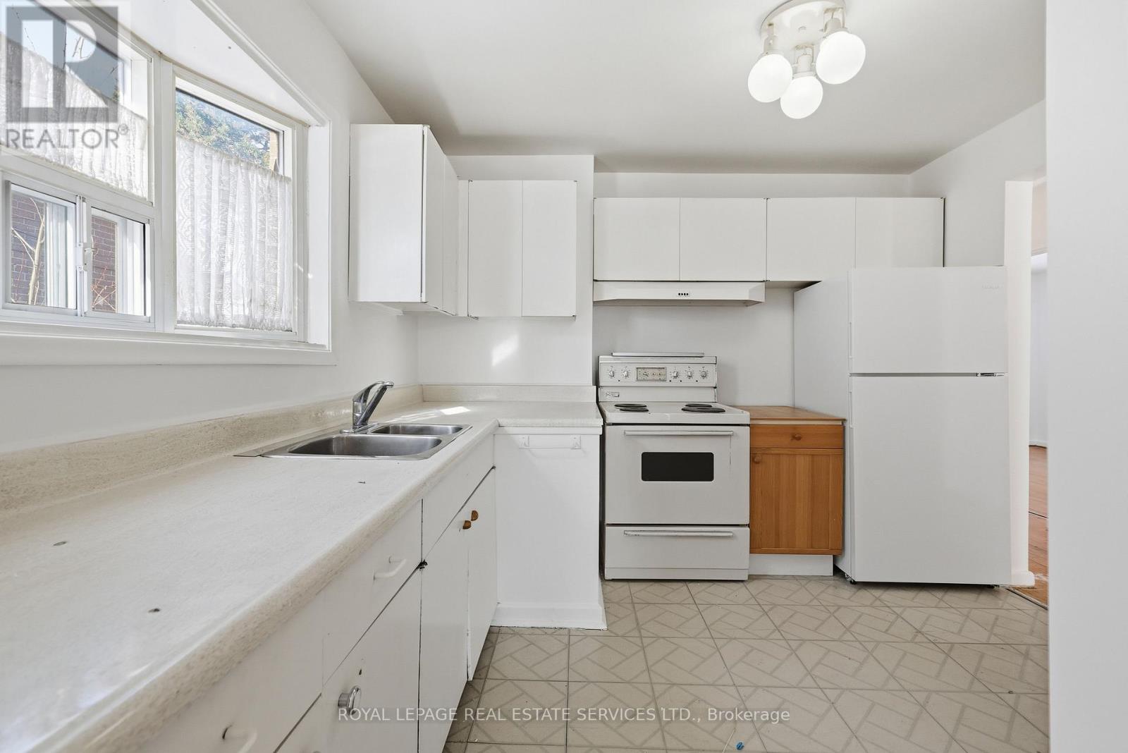 42 Pinemore Crescent, Toronto, Ontario  M3A 1W6 - Photo 13 - C12759616