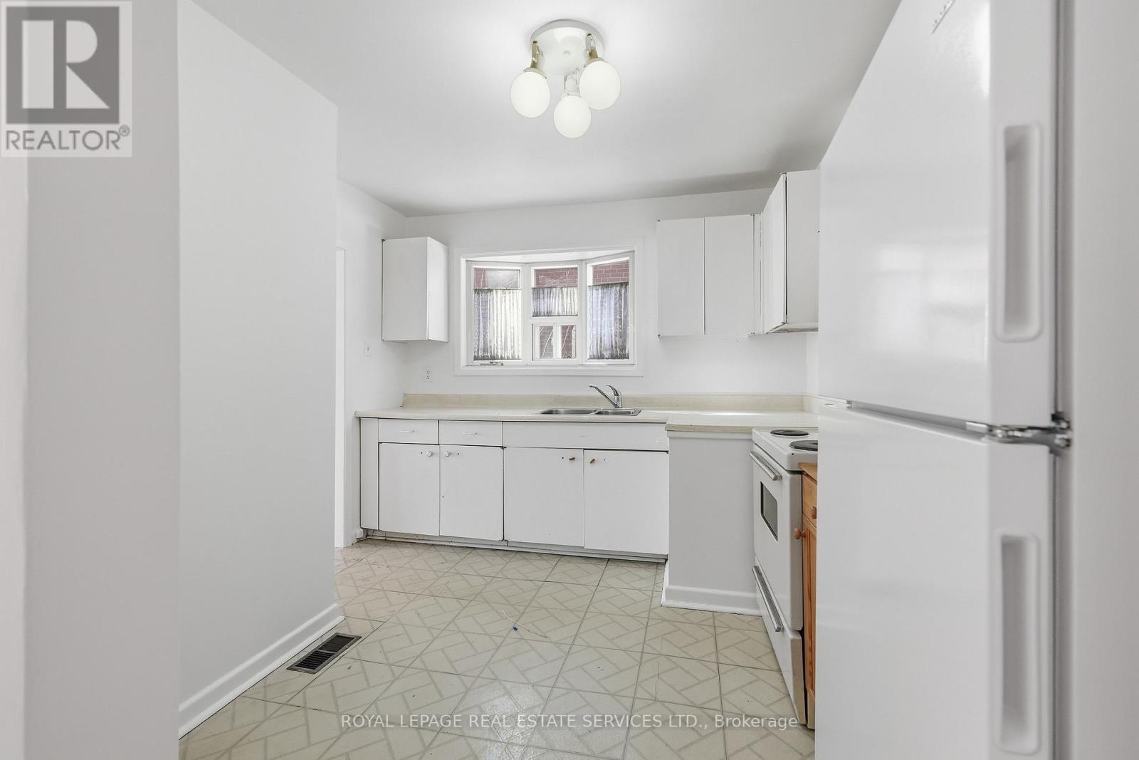 42 Pinemore Crescent, Toronto, Ontario  M3A 1W6 - Photo 14 - C12759616