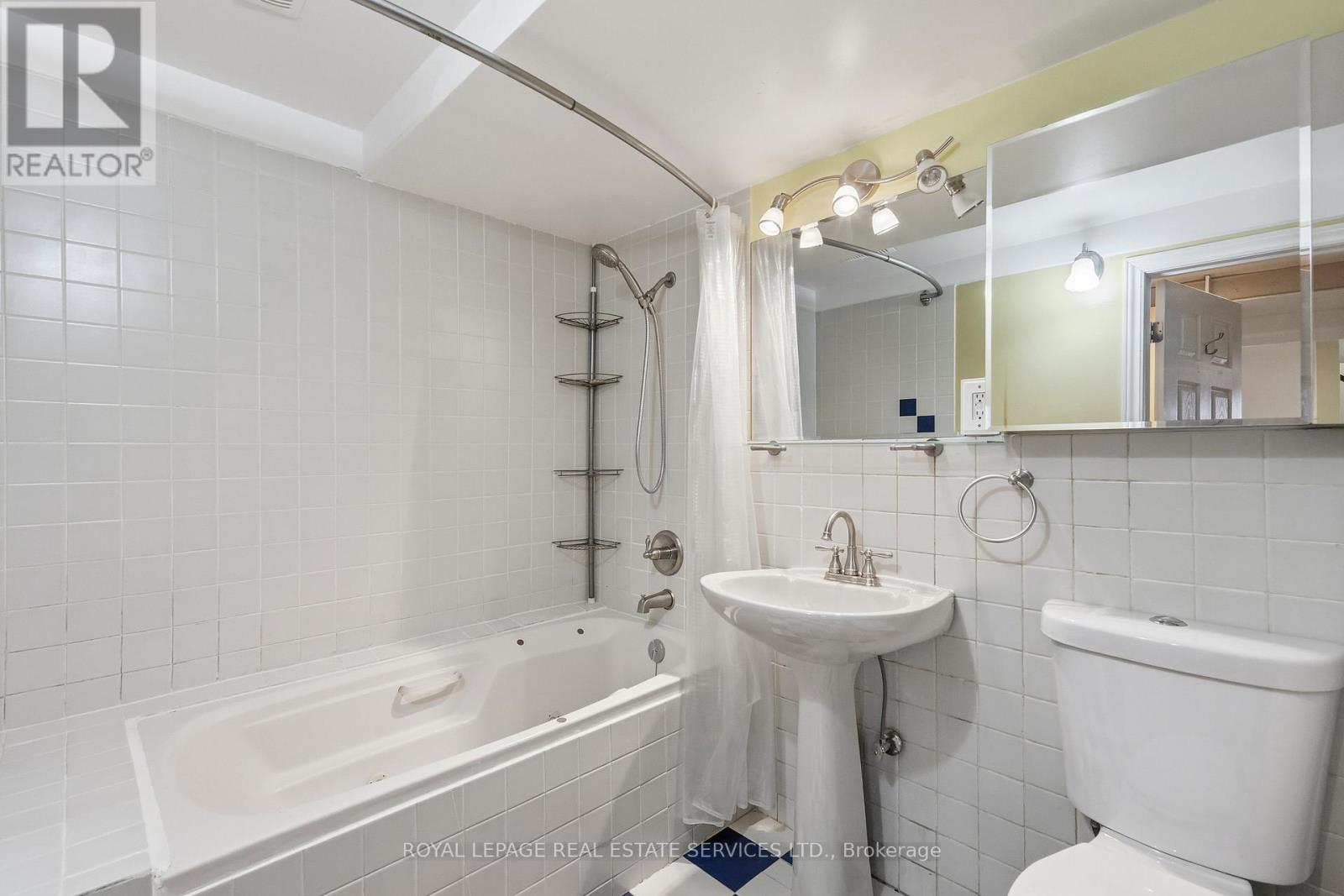 42 Pinemore Crescent, Toronto, Ontario  M3A 1W6 - Photo 35 - C12759616