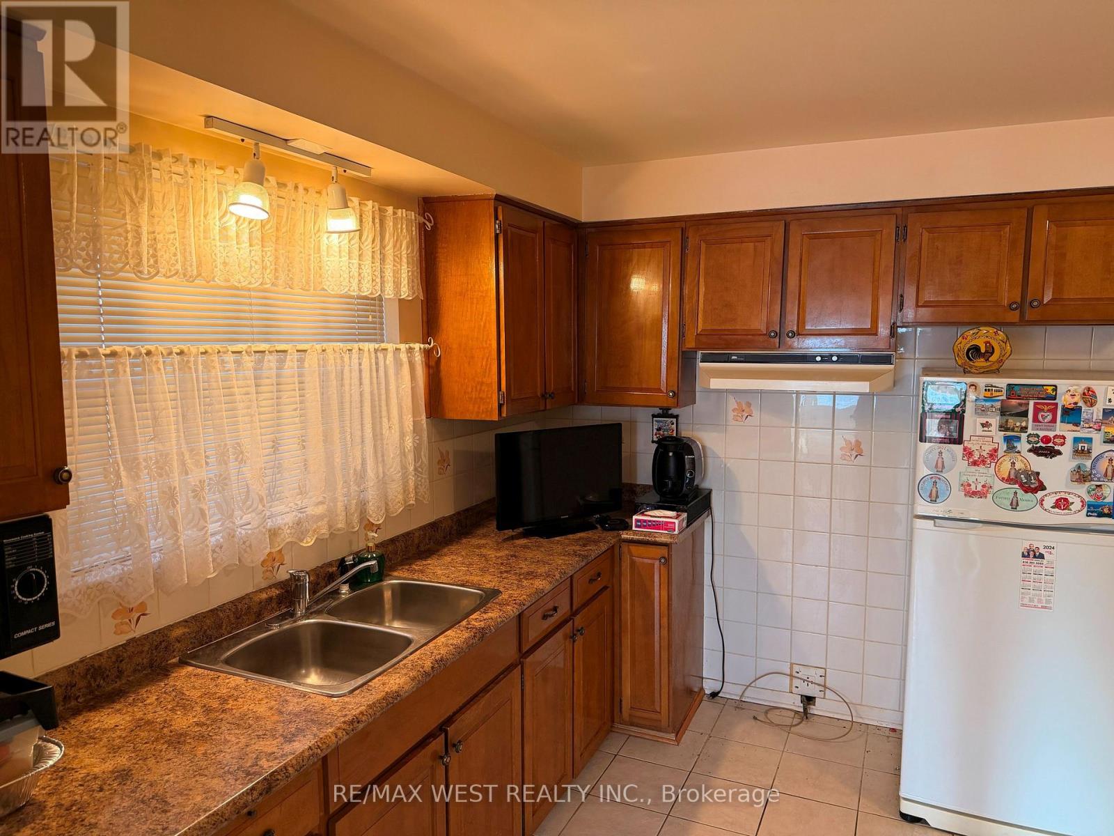 67 Highcastle Road, Toronto, Ontario  M1E 4N2 - Photo 7 - E12759486