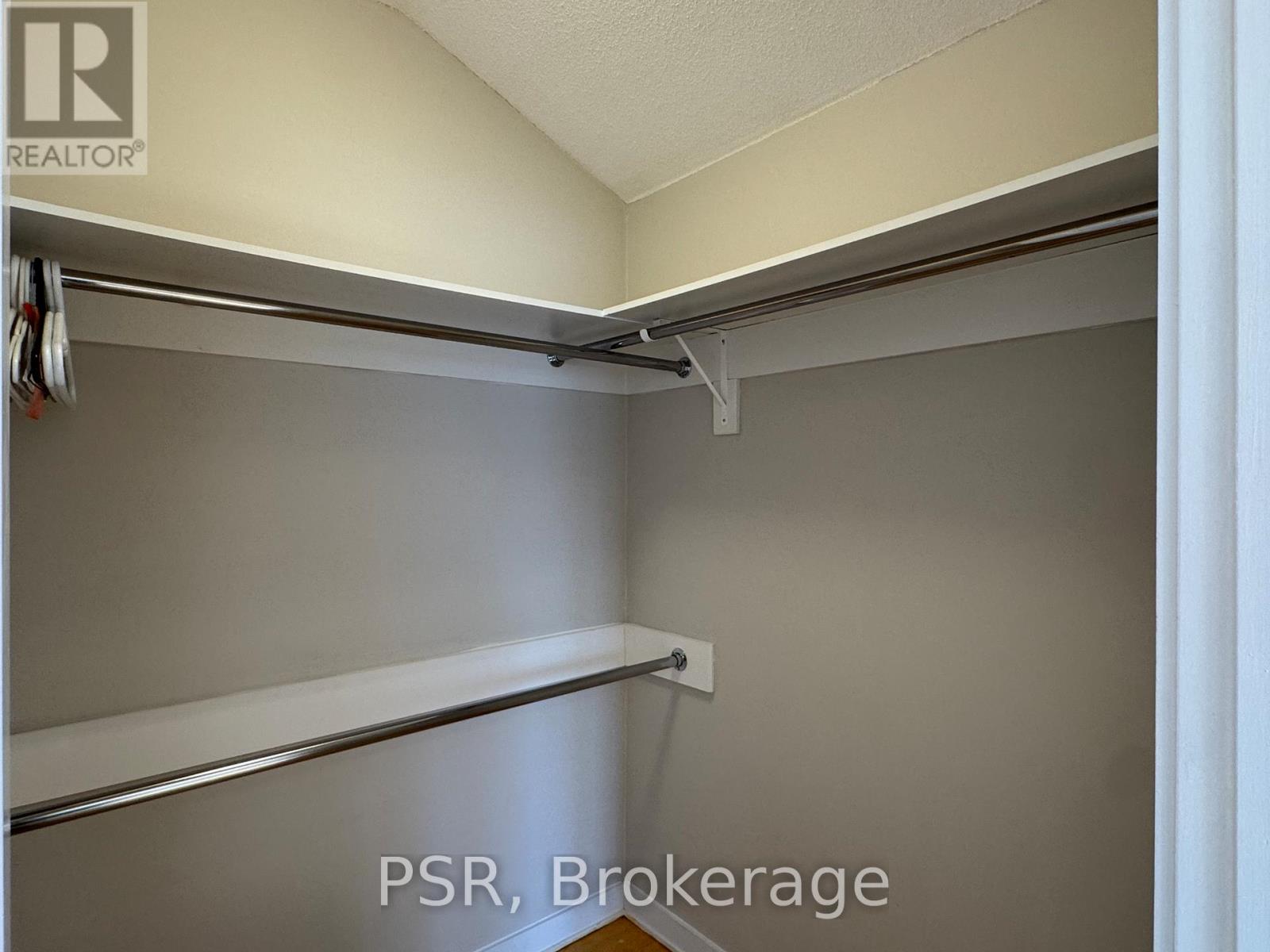 Ch1 - 6 Sutherland Drive, Toronto, Ontario  M4G 1G8 - Photo 12 - E12759568