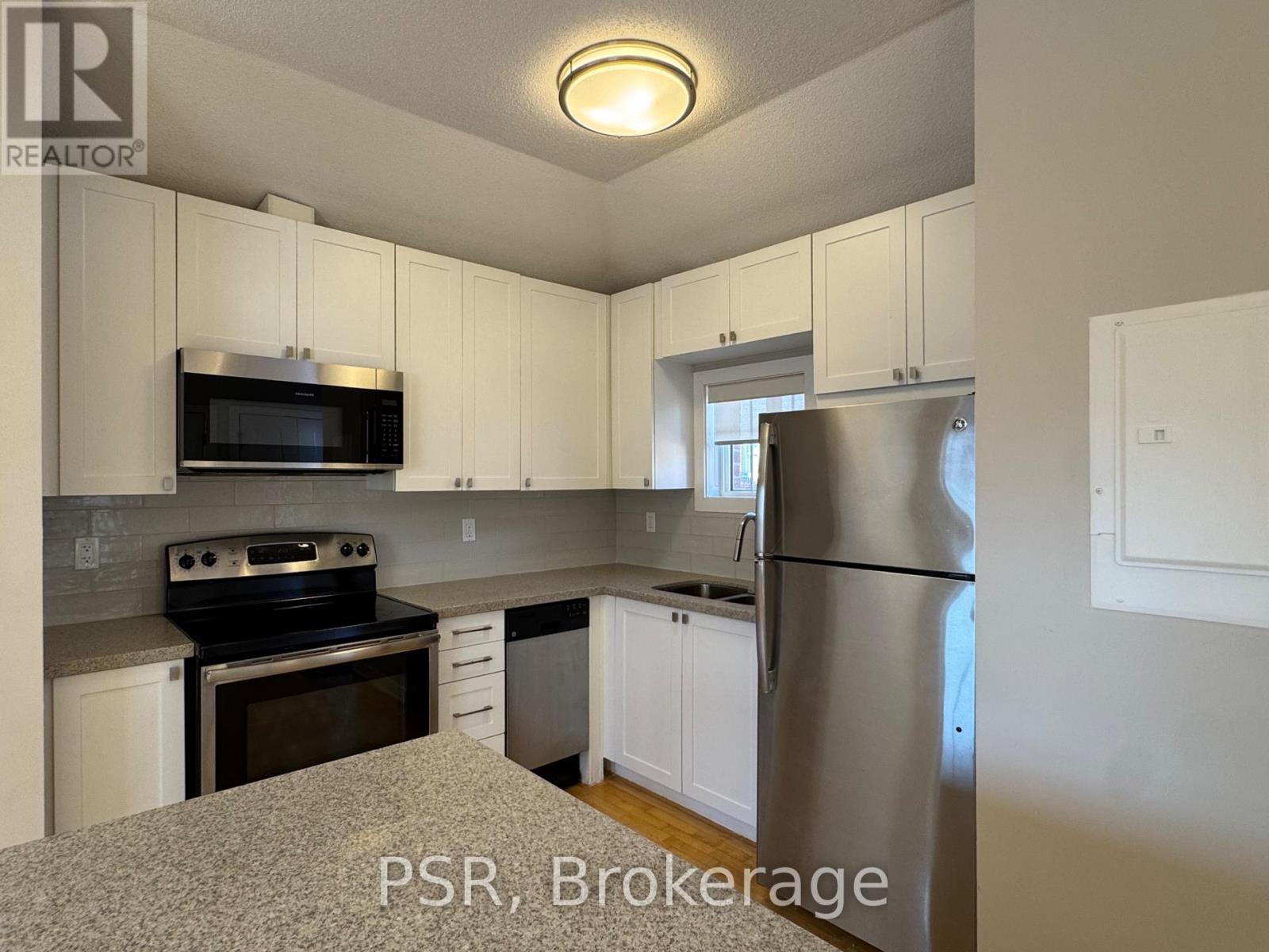 Ch1 - 6 Sutherland Drive, Toronto, Ontario  M4G 1G8 - Photo 5 - E12759568