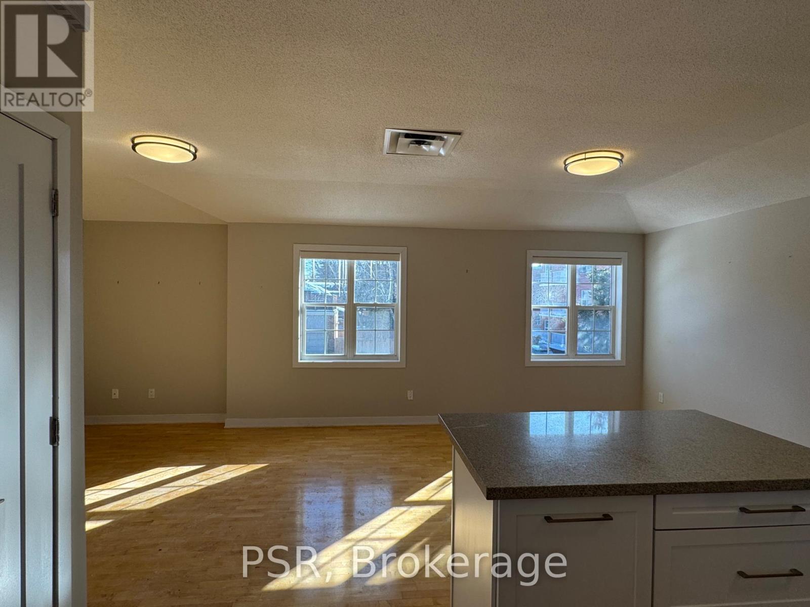 Ch1 - 6 Sutherland Drive, Toronto, Ontario  M4G 1G8 - Photo 6 - E12759568