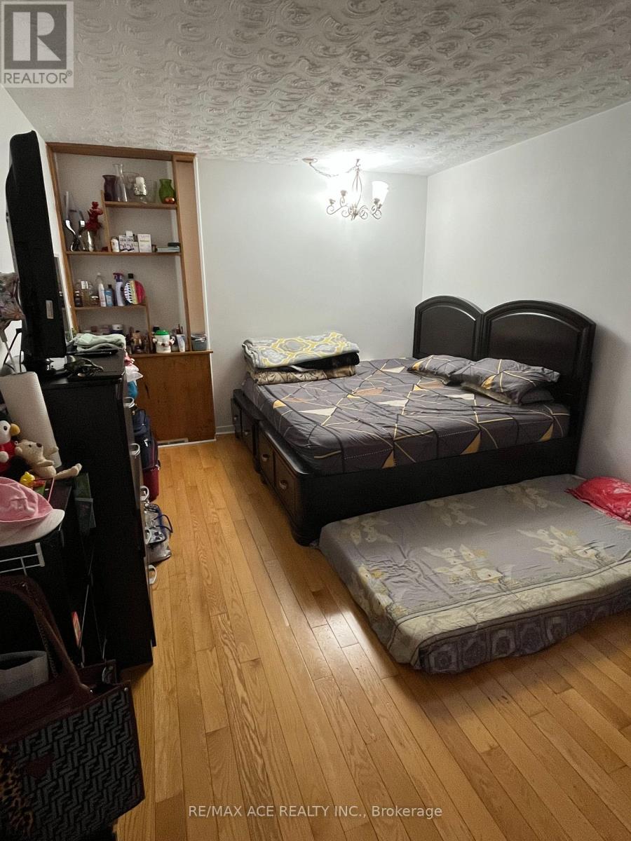 17 Huddleston Court, Toronto, Ontario  M1L 4L1 - Photo 18 - E12759612