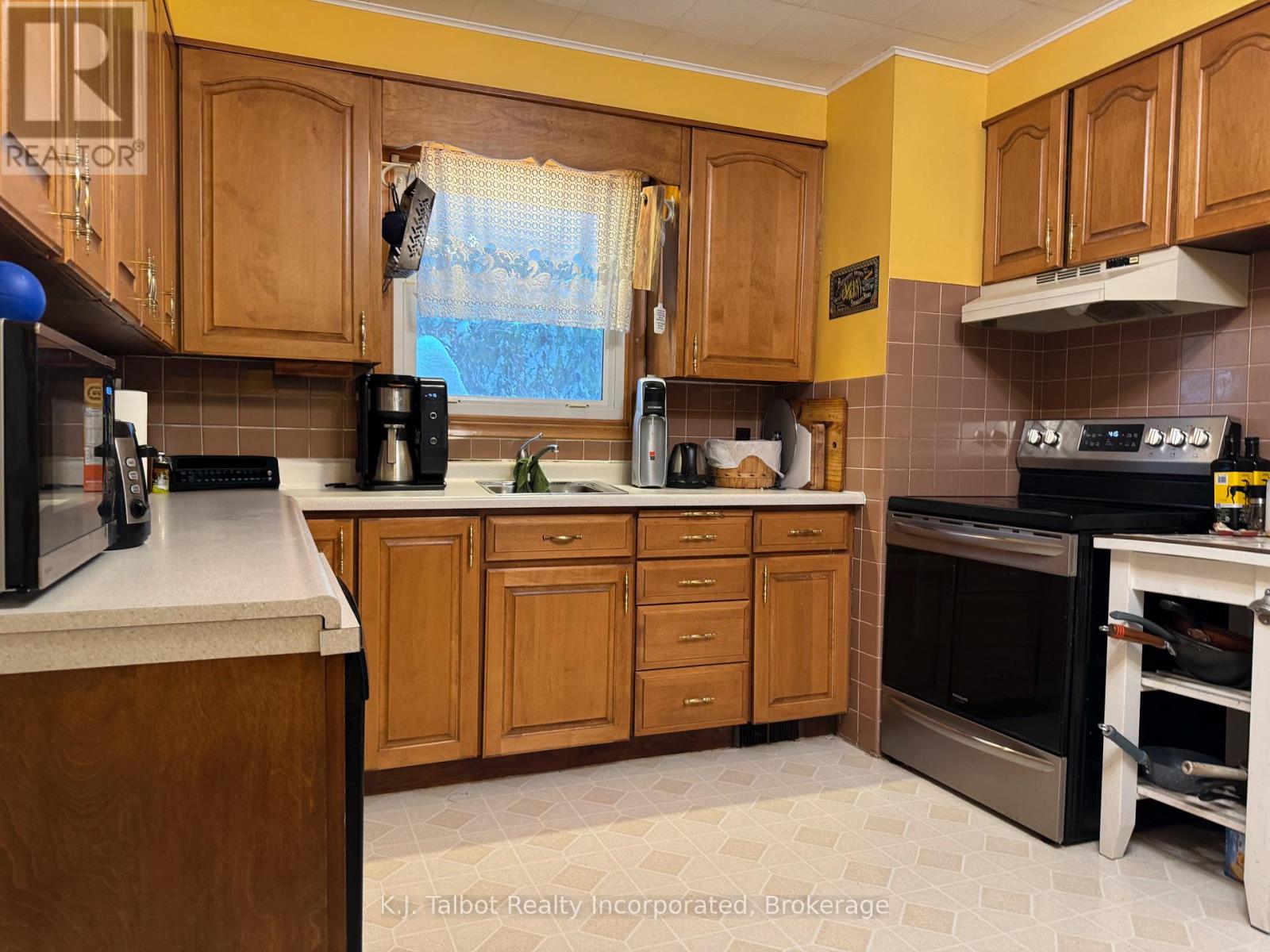 50 Mary Street N, Central Huron, Ontario  N0M 1L0 - Photo 8 - X12353840