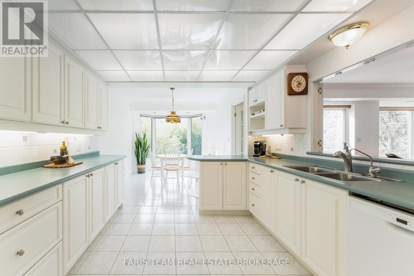 307 - 85 Wellington Street W, Aurora, Ontario  L4G 2P2 - Photo 13 - N12759530