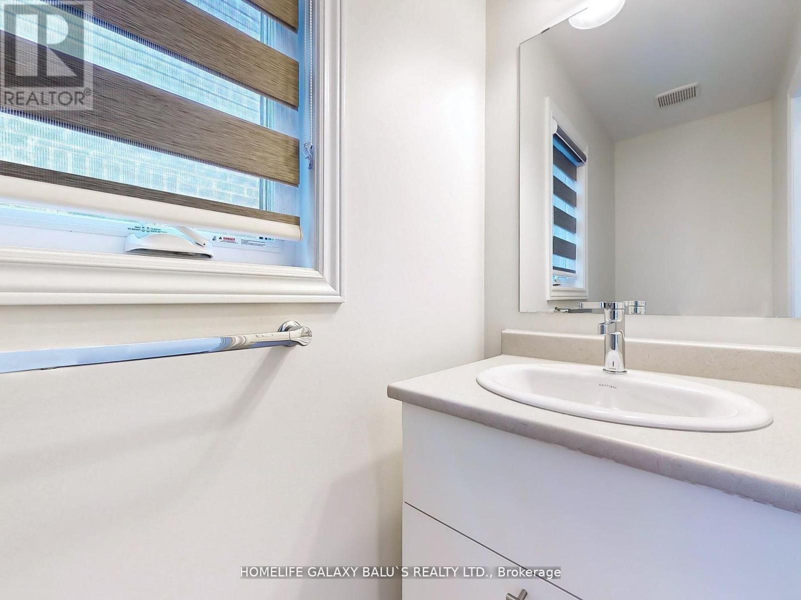 74 Gemini Drive, Barrie, Ontario  L9J 0P8 - Photo 11 - S12759602