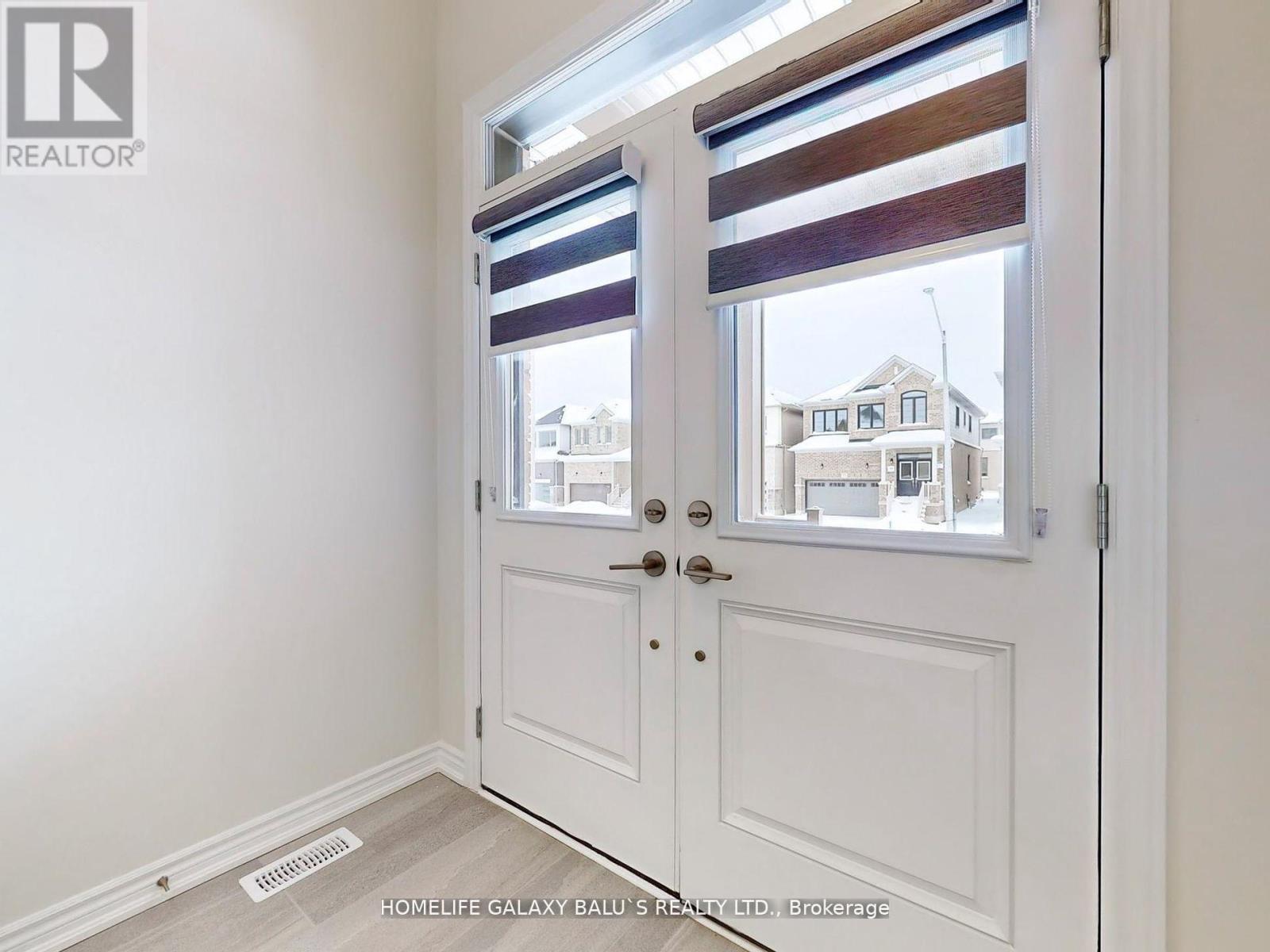 74 Gemini Drive, Barrie, Ontario  L9J 0P8 - Photo 12 - S12759602