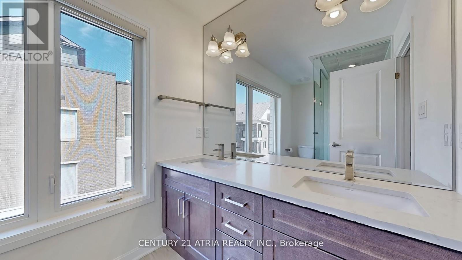 205 The Donway East, Toronto, Ontario  M3B 0B4 - Photo 40 - C12752308