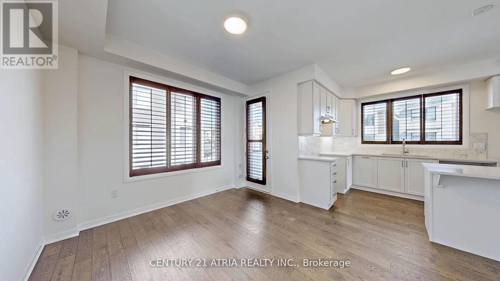 205 The Donway East, Toronto, Ontario  M3B 0B4 - Photo 6 - C12752308