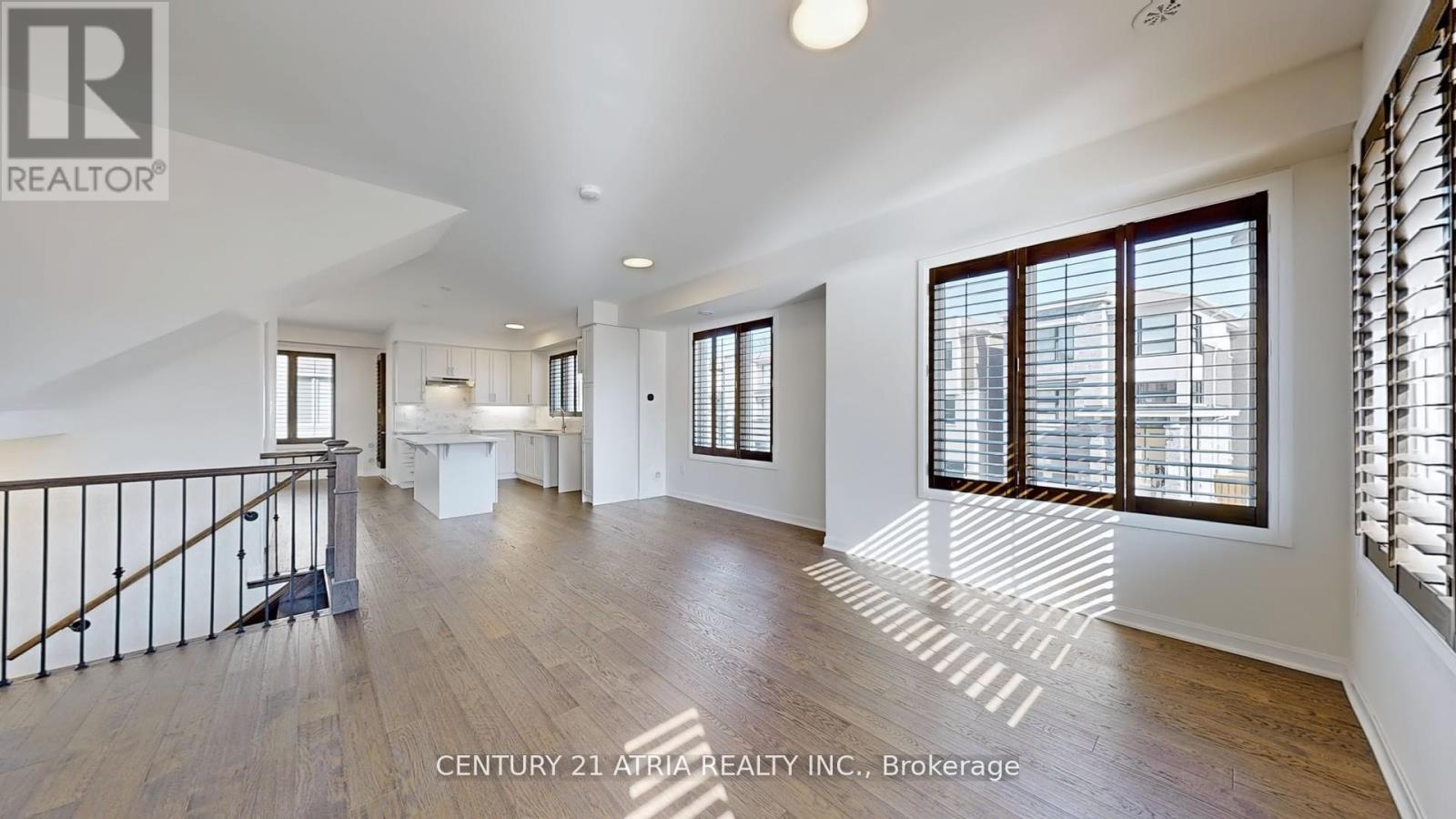 205 The Donway East, Toronto, Ontario  M3B 0B4 - Photo 5 - C12752308