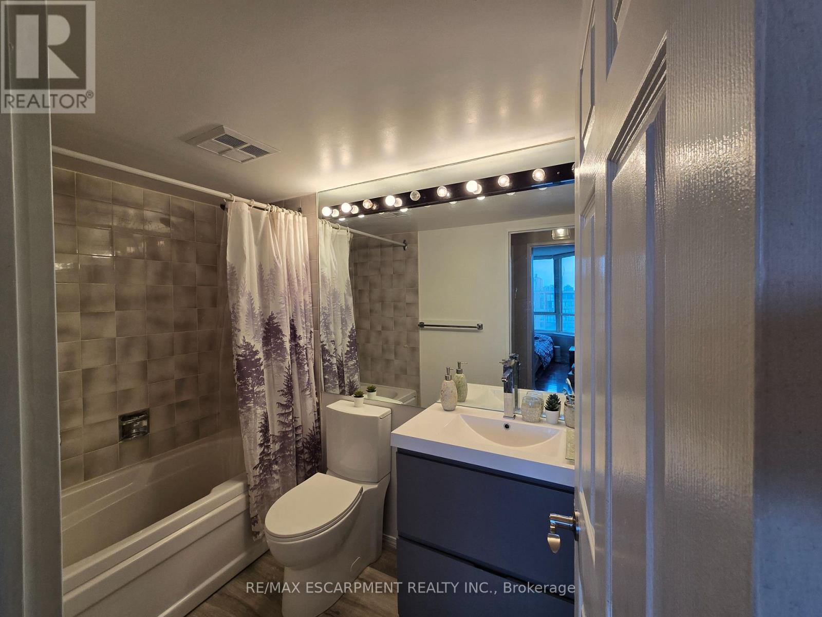 2205 - 3605 Kariya Drive, Mississauga, Ontario  L5B 3J4 - Photo 6 - W12759494