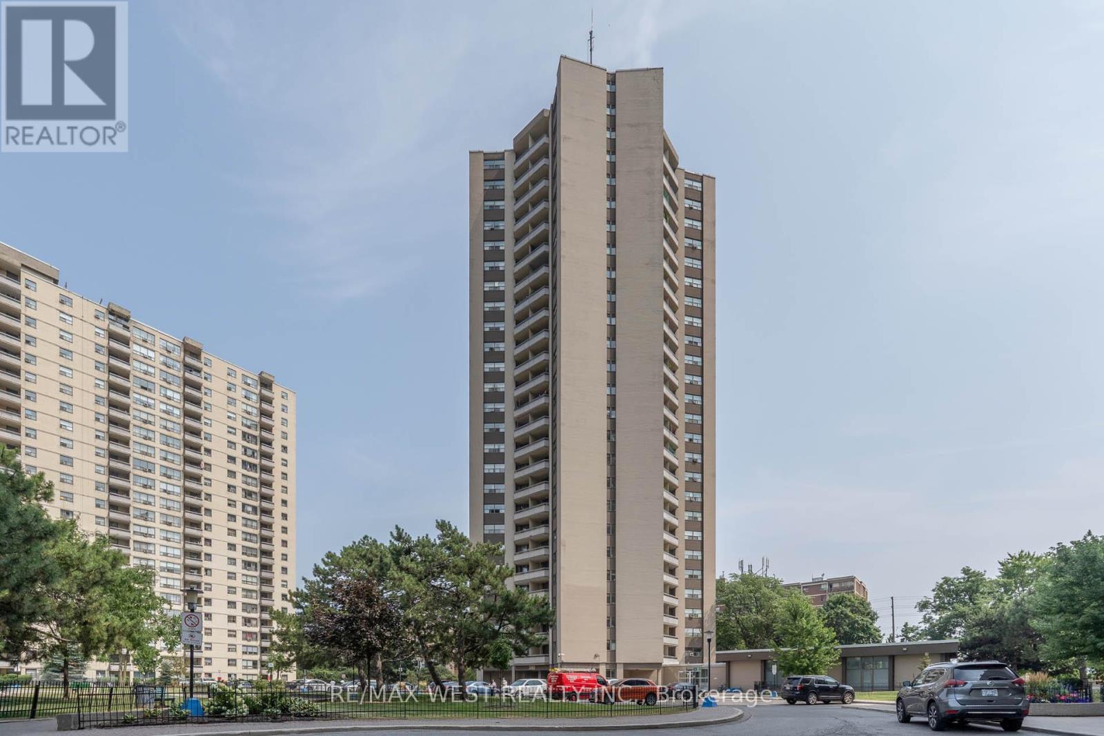 605 - 380 Dixon Road, Toronto, Ontario  M9R 1T3 - Photo 33 - W12759576