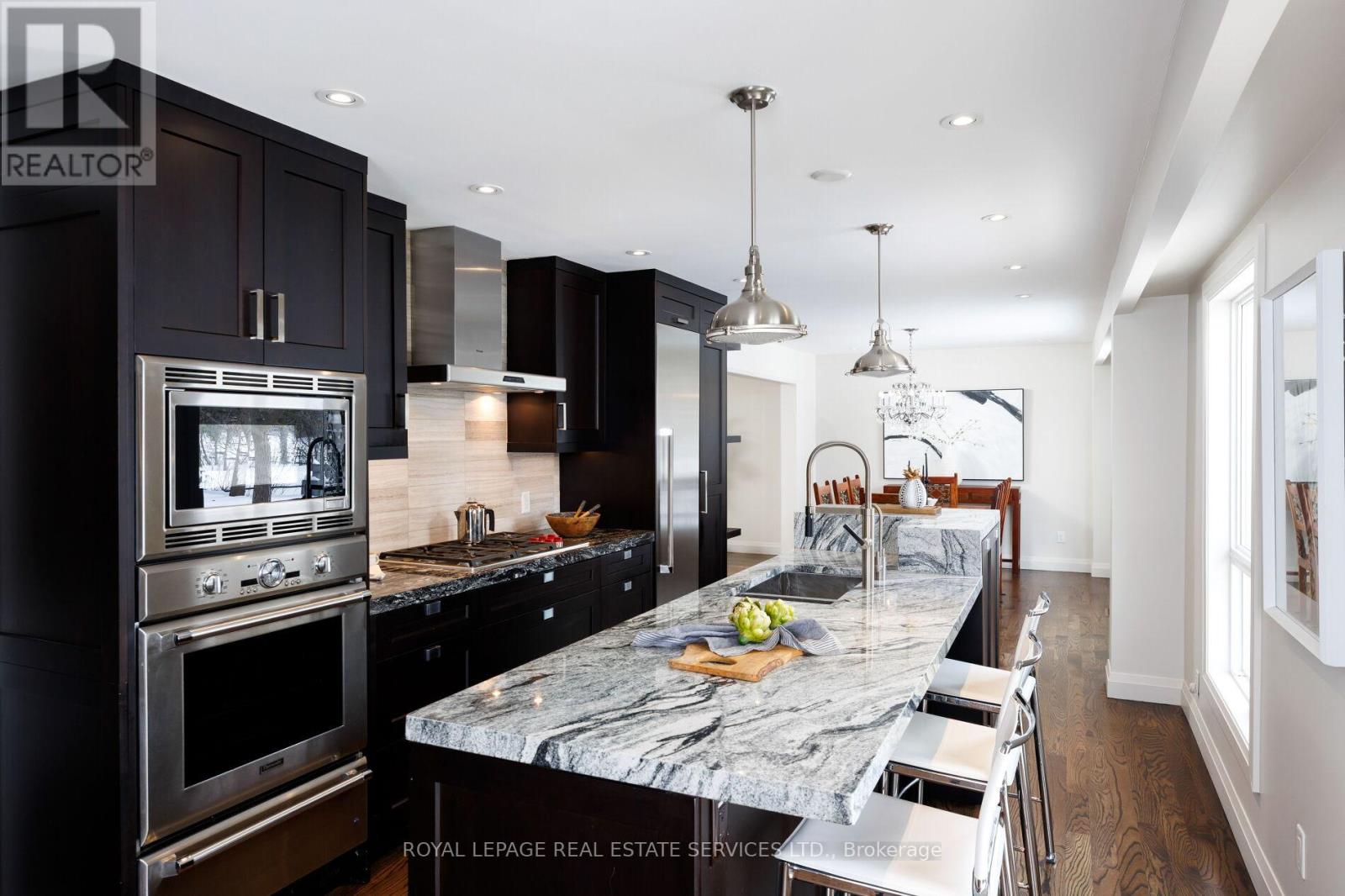 221 Richmond Rd Road, Oakville, Ontario  L6H 1L8 - Photo 11 - W12759628