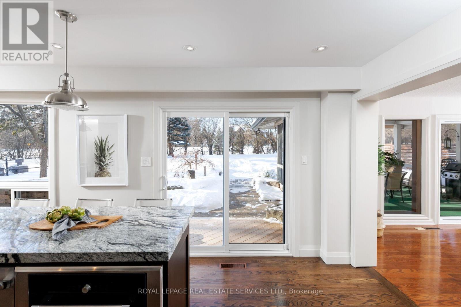 221 Richmond Rd Road, Oakville, Ontario  L6H 1L8 - Photo 16 - W12759628