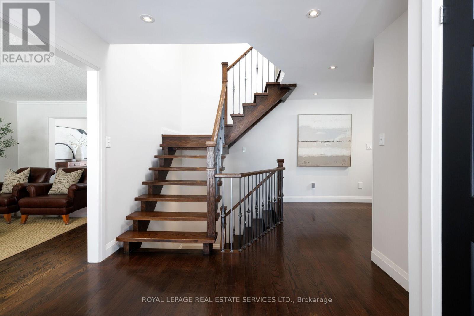 221 Richmond Rd Road, Oakville, Ontario  L6H 1L8 - Photo 4 - W12759628