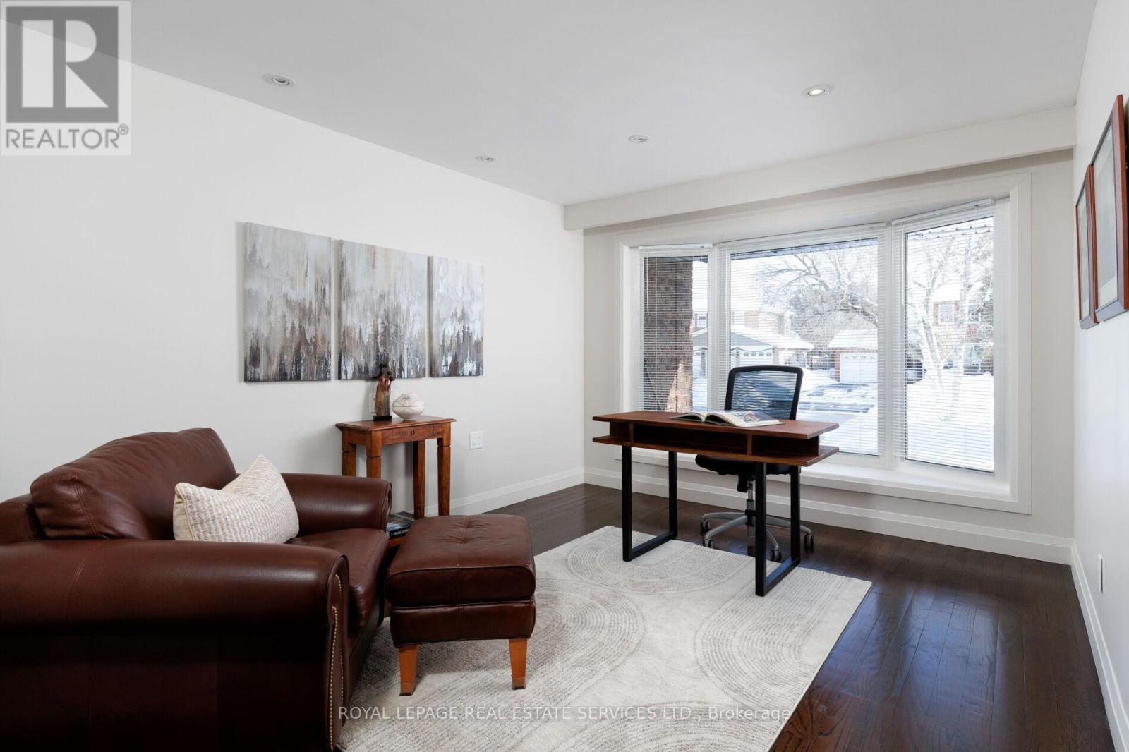 221 Richmond Rd Road, Oakville, Ontario  L6H 1L8 - Photo 5 - W12759628