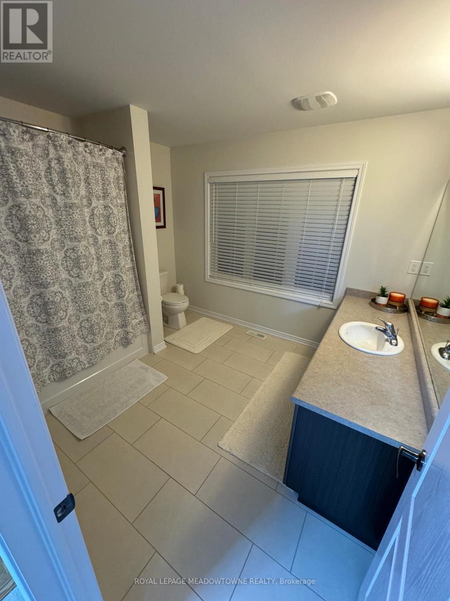 Room - 30 Iguana Trail, Brampton, Ontario  L7A 4N2 - Photo 4 - W12759640