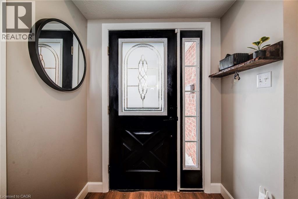 84 Walsh Crescent, Stratford, Ontario  N5A 7X8 - Photo 5 - 40802528