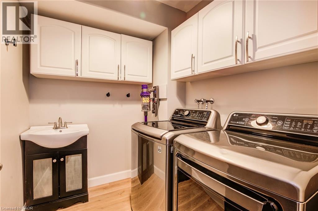 84 Walsh Crescent, Stratford, Ontario  N5A 7X8 - Photo 6 - 40802528