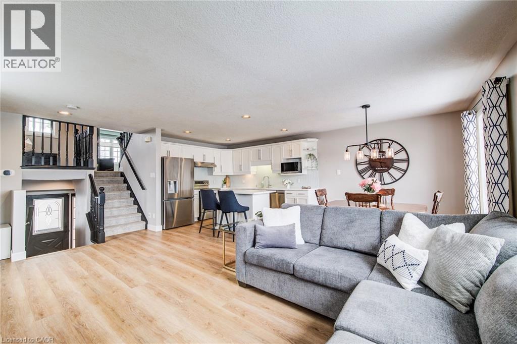 84 Walsh Crescent, Stratford, Ontario  N5A 7X8 - Photo 7 - 40802528