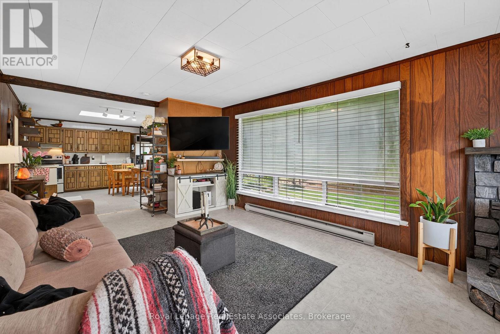 17377 35 Highway, Algonquin Highlands, Ontario  K0M 1S0 - Photo 20 - X12759490