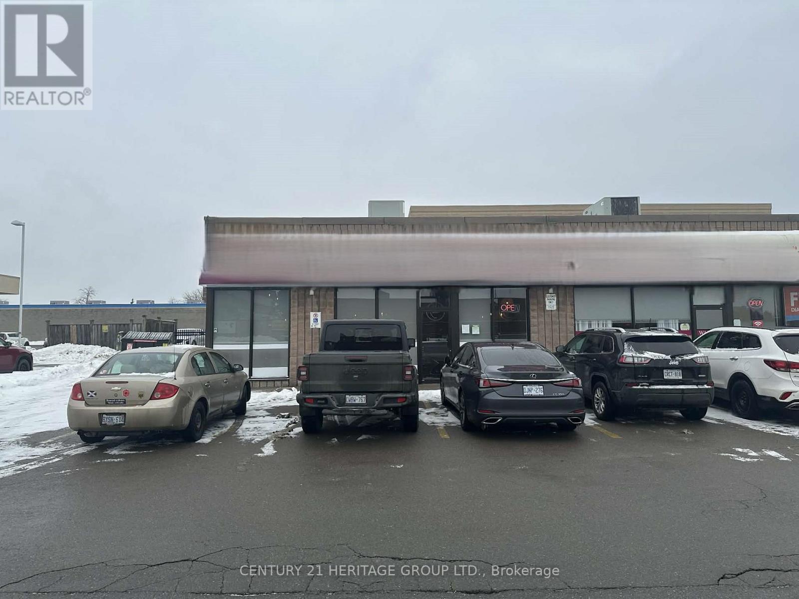 66 MALL ROAD, Hamilton, Ontario