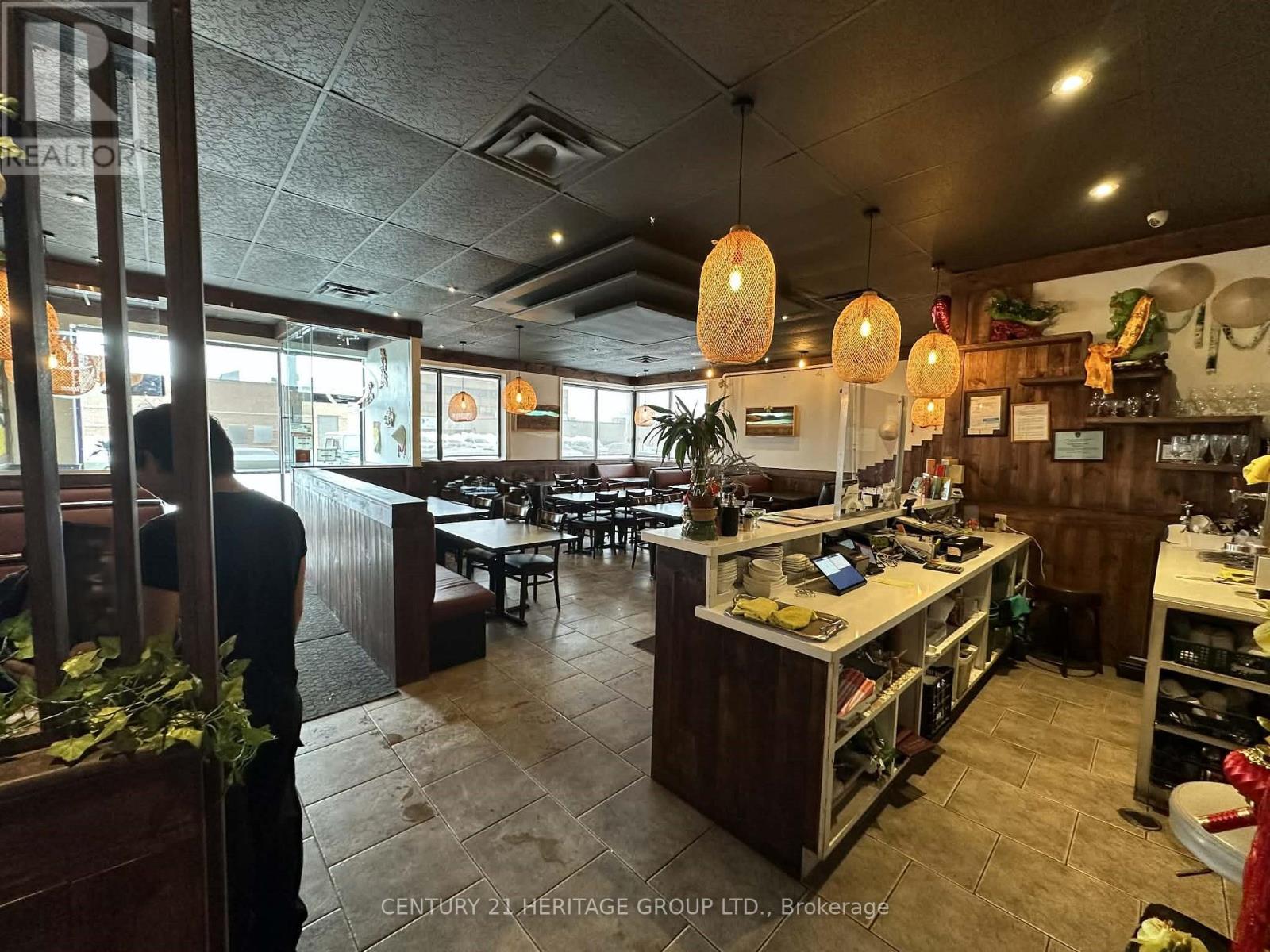 66 Mall Road, Hamilton, Ontario  L8V 5B9 - Photo 5 - X12759606