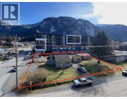 1358 1362 1366 MAIN STREET, Squamish, British Columbia