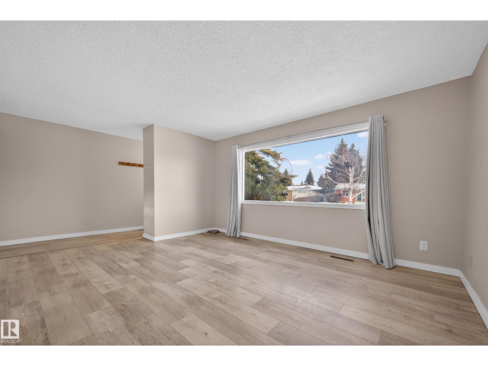 8328 164 St Nw, Edmonton, Alberta  T5R 2P8 - Photo 6 - E4471759