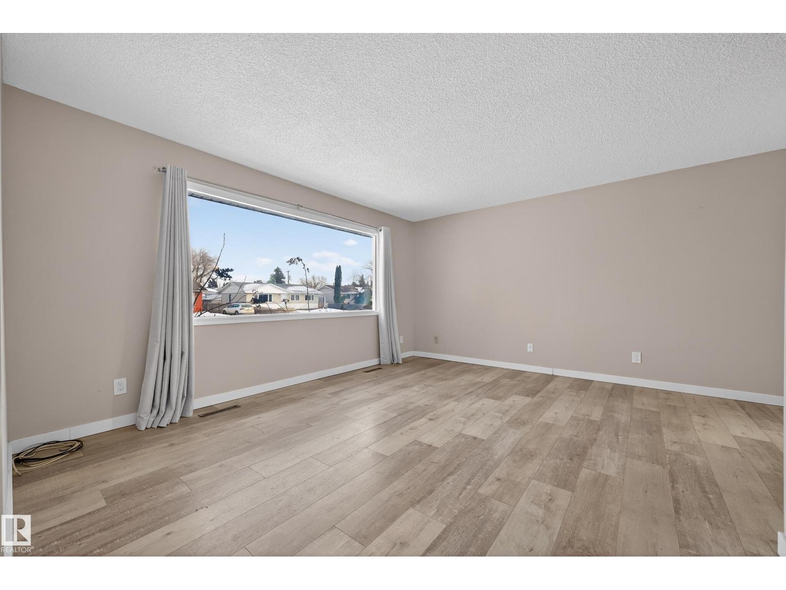 8328 164 St Nw, Edmonton, Alberta  T5R 2P8 - Photo 5 - E4471759